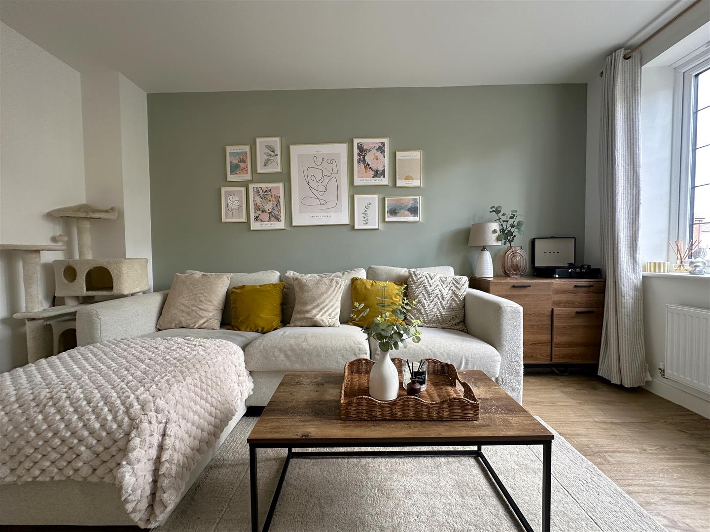 Deere Avenue, Chippenham